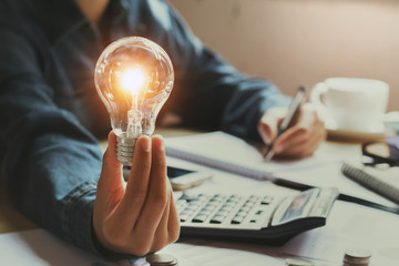 内燃机车（火车）可分为哪些种类？